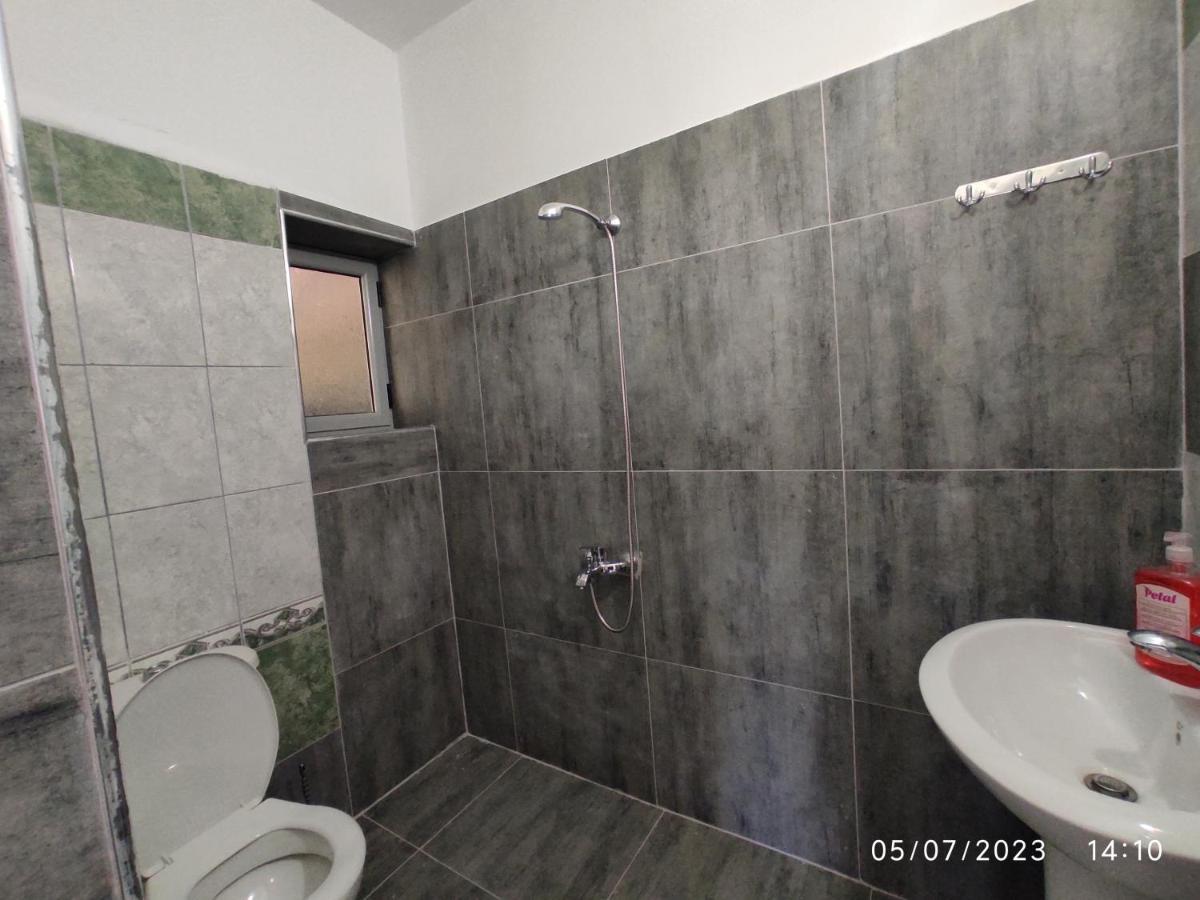 Guest House Pashollari 베라트 외부 사진