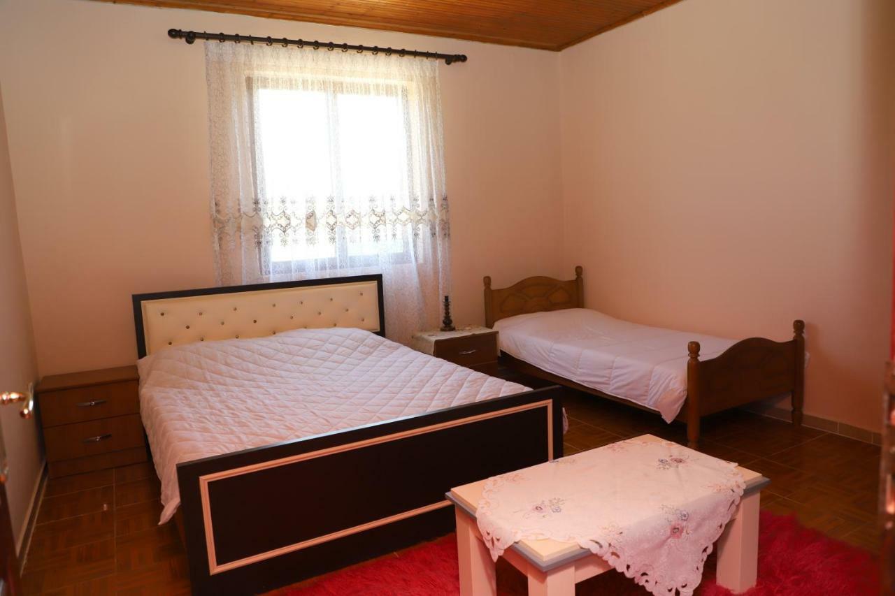 Guest House Pashollari 베라트 외부 사진