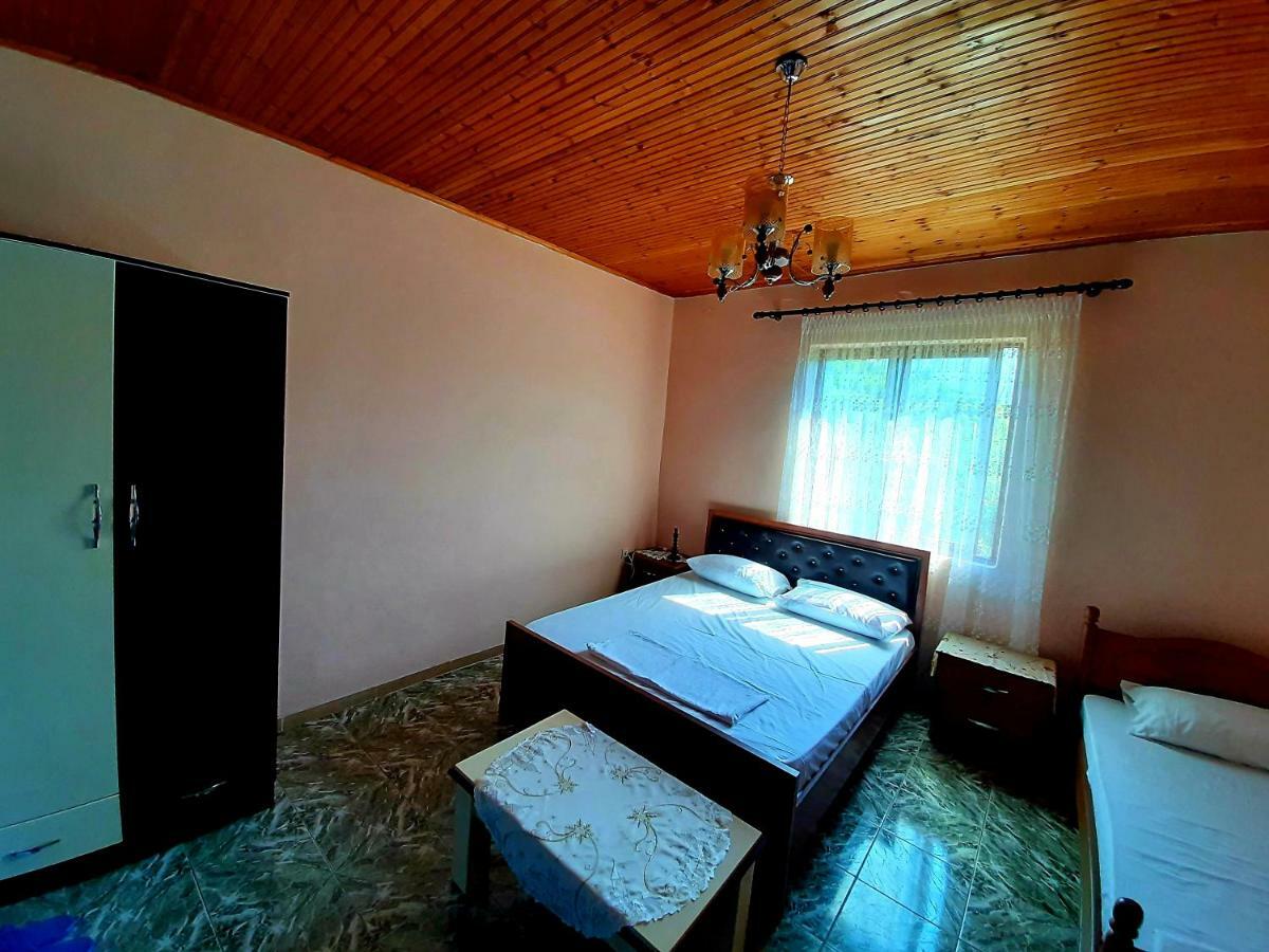 Guest House Pashollari 베라트 외부 사진