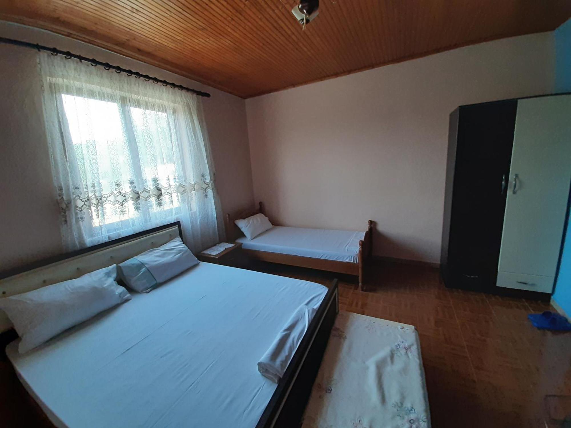 Guest House Pashollari 베라트 외부 사진